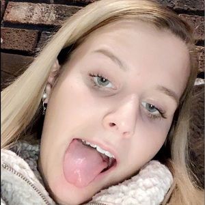 Meet your Posher, Britta